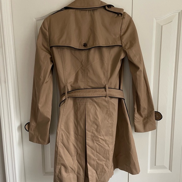 Khaki Trench Coat with Black Trim from Banana Republic, brand new with tags - Picture 5 of 7